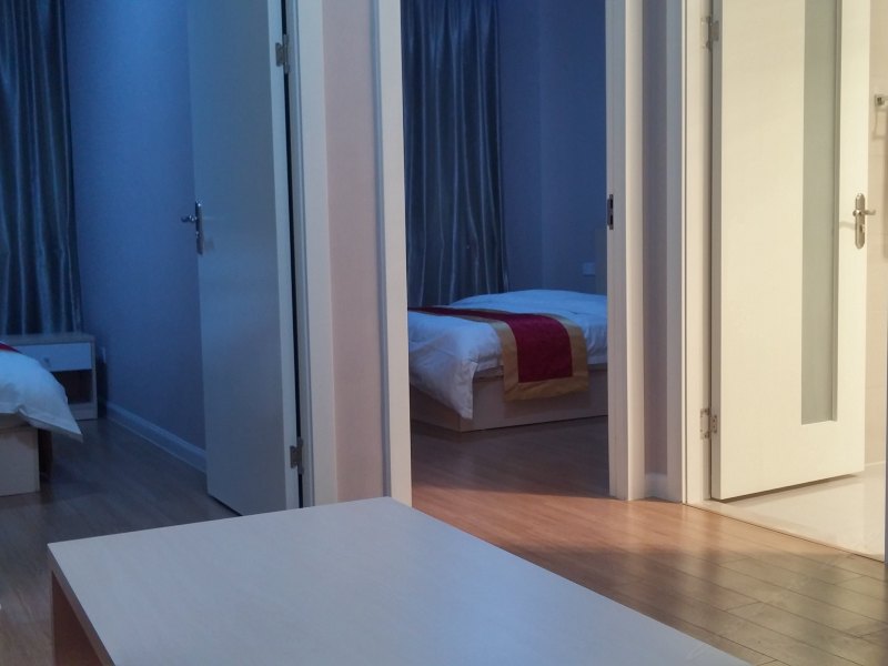 hotelPic