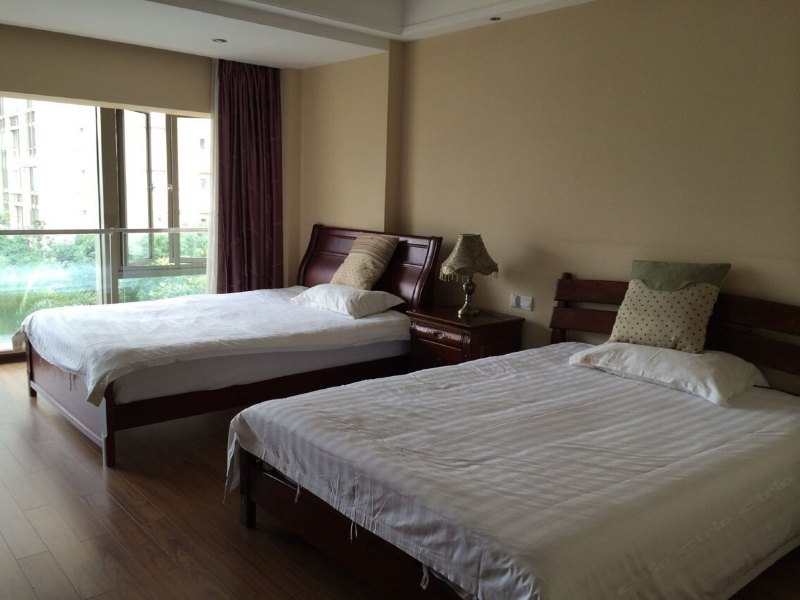hotelPic