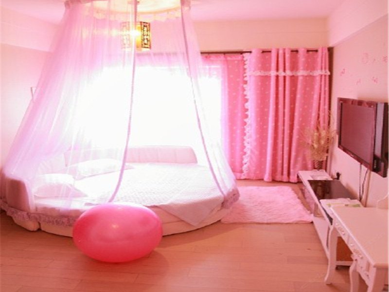 hotelPic