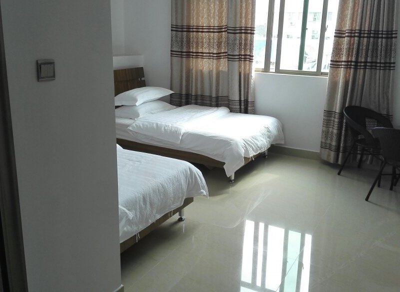 hotelPic