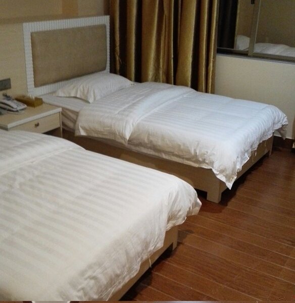 hotelPic