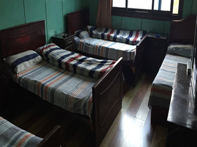 hotelPic