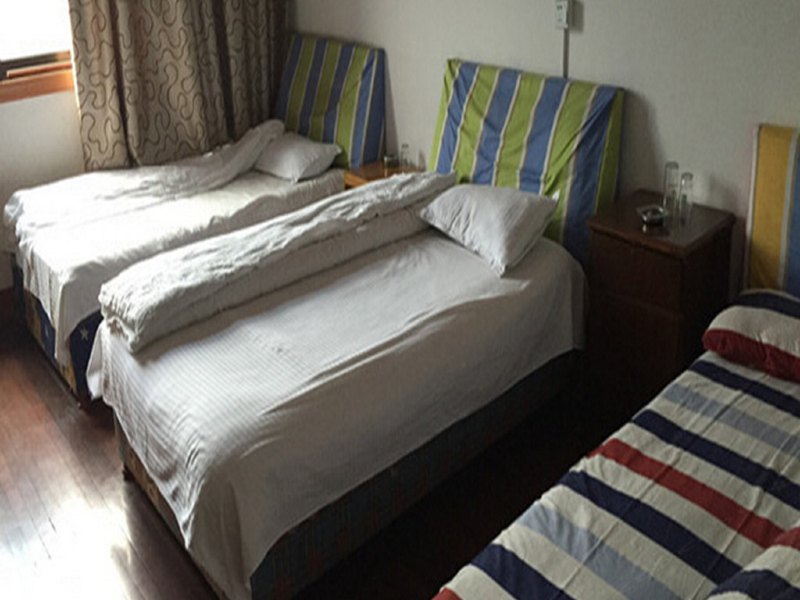 hotelPic