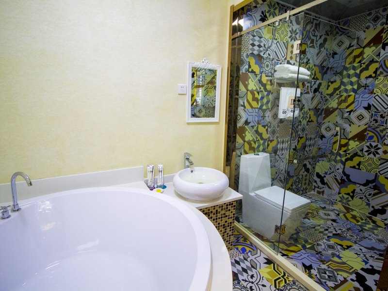 hotelPic