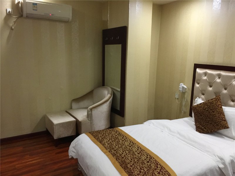 hotelPic