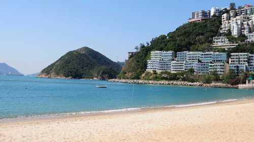 20 浅水湾(约30分钟) 有"东方夏威夷"之美誉,浅水湾海滩绵长,滩床
