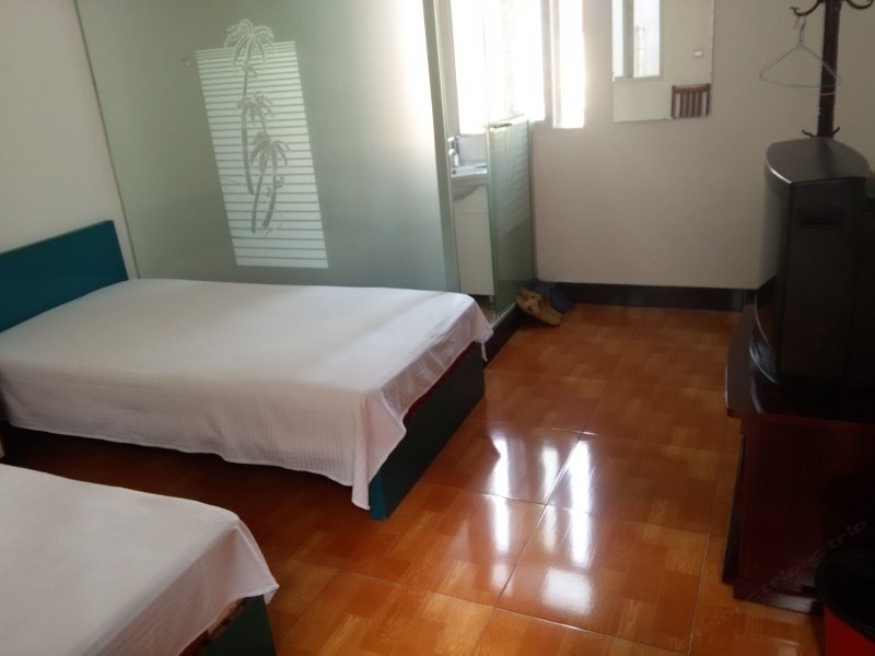 hotelPic