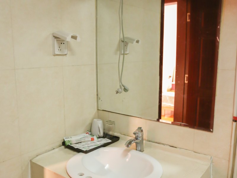 hotelPic