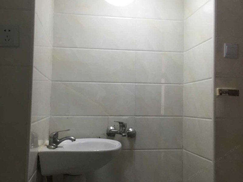 hotelPic