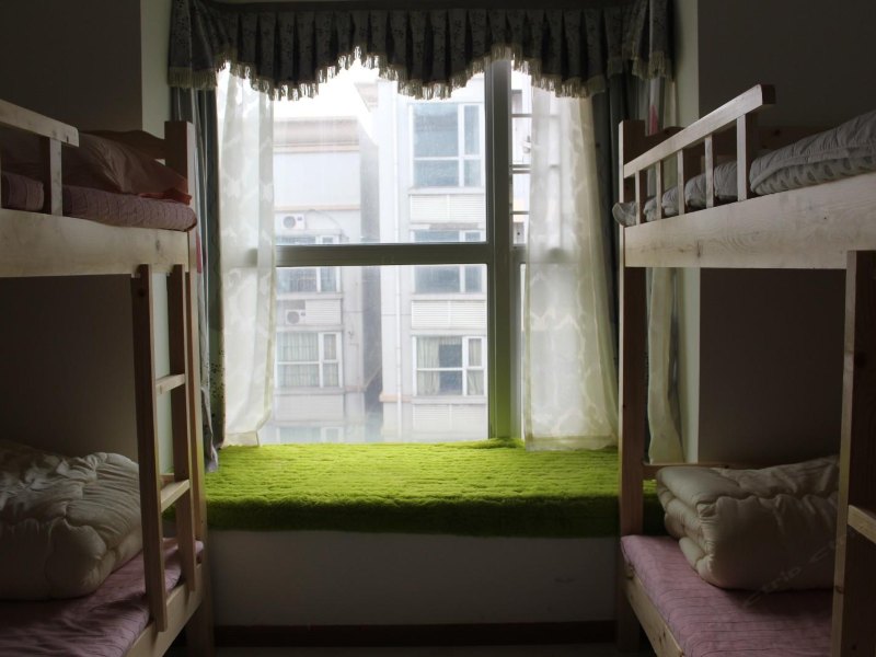 hotelPic