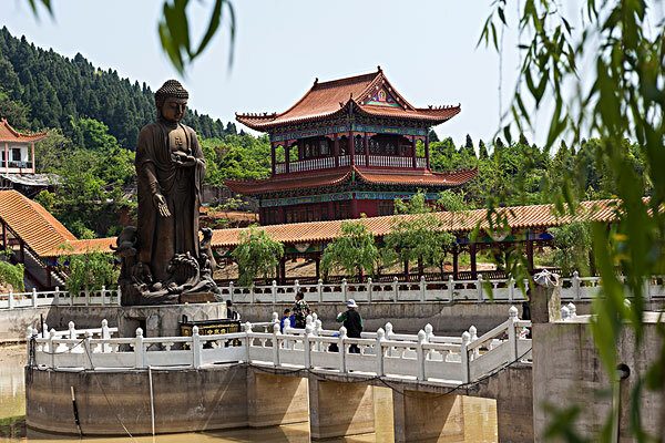 从龙泉山到中国地质大学逸夫博物馆多远_从龙