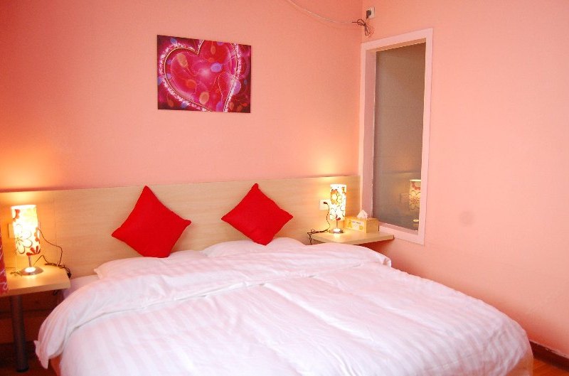 hotelPic