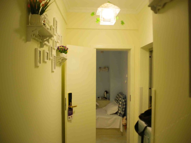 hotelPic