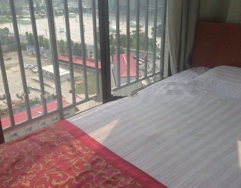 hotelPic