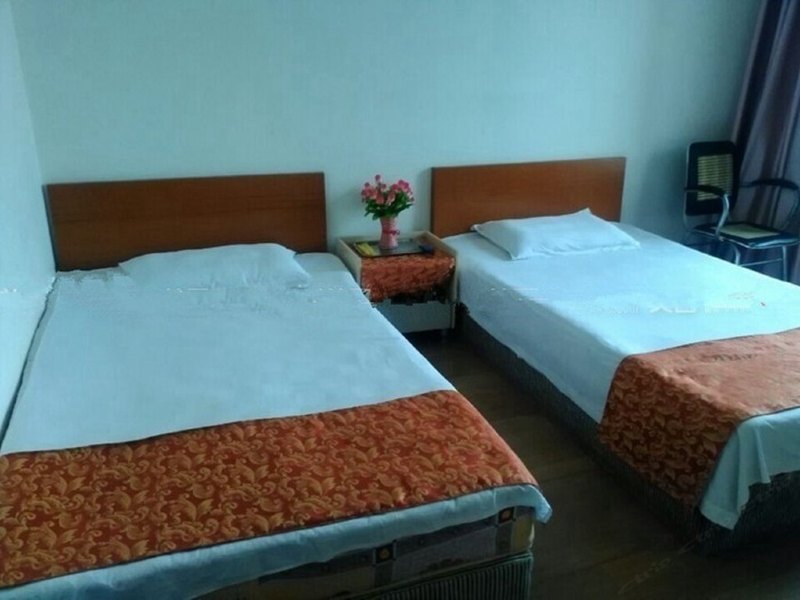 hotelPic