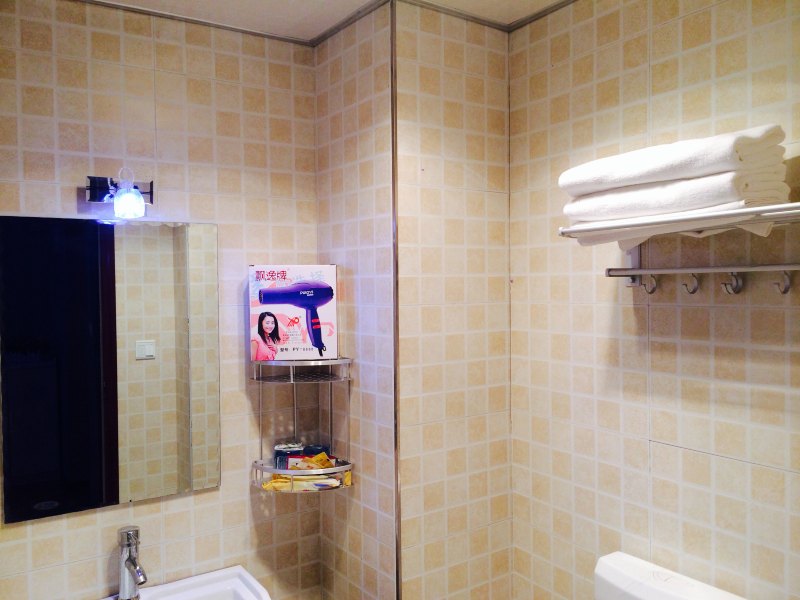 hotelPic