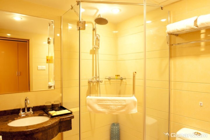 hotelPic