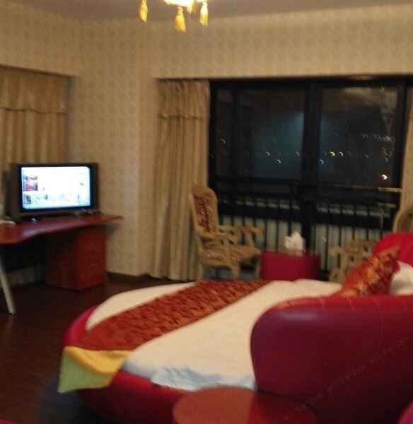 hotelPic