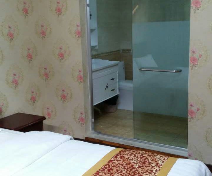 hotelPic