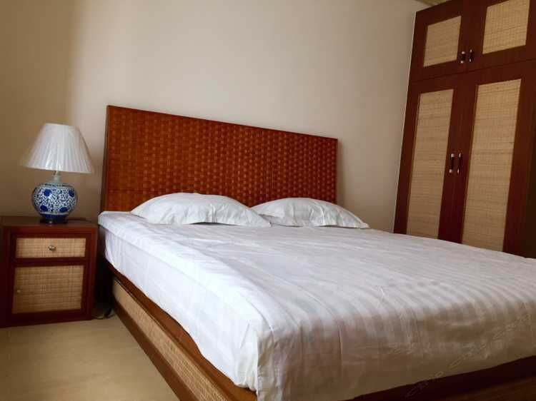 hotelPic