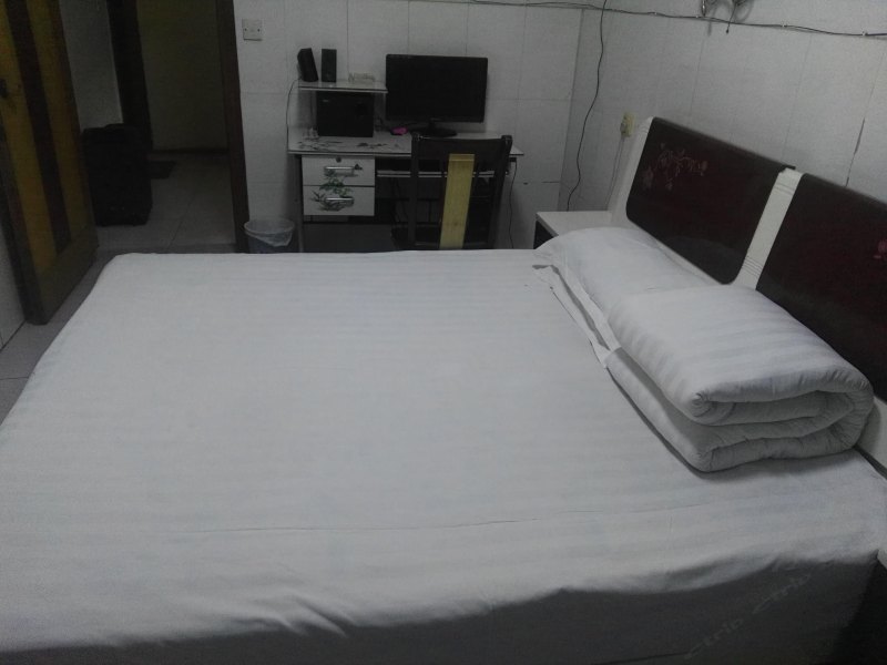 hotelPic