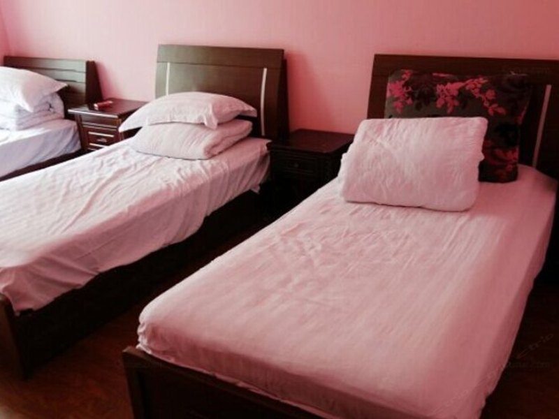 hotelPic