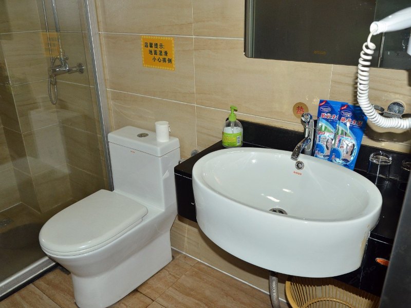 hotelPic