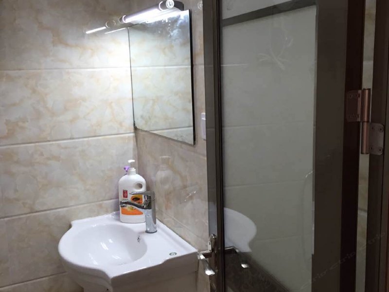 hotelPic