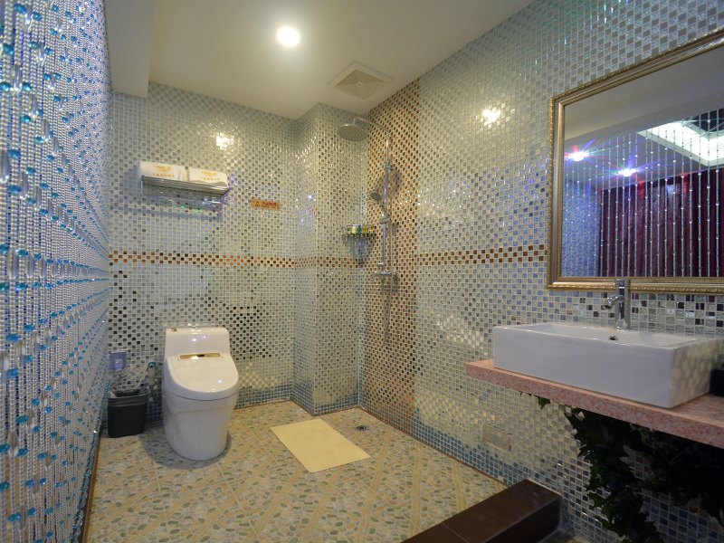 hotelPic