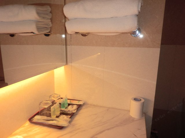 hotelPic