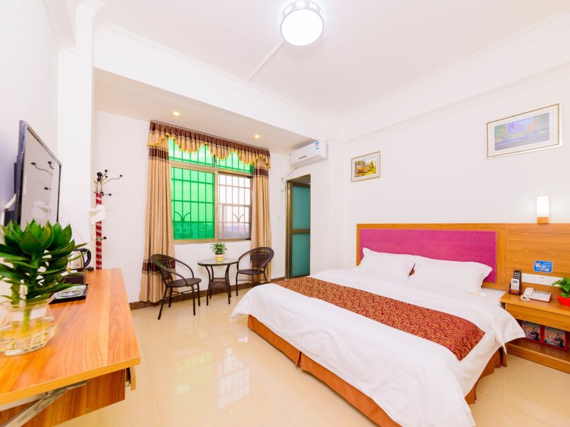 hotelPic