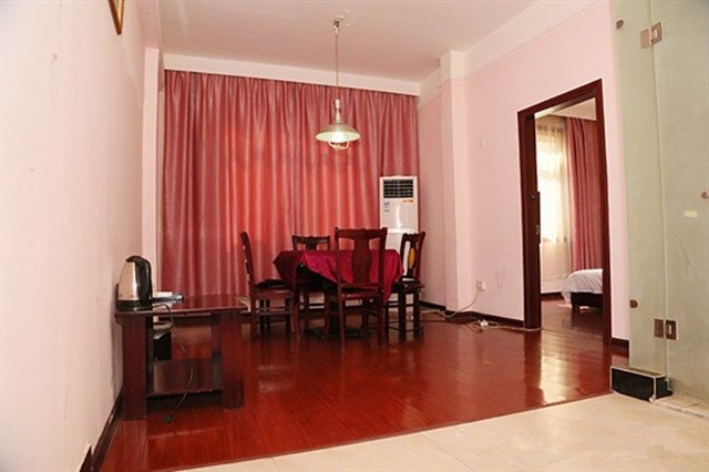 hotelPic