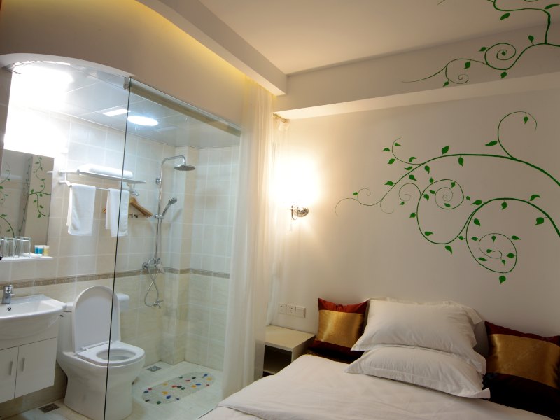 hotelPic