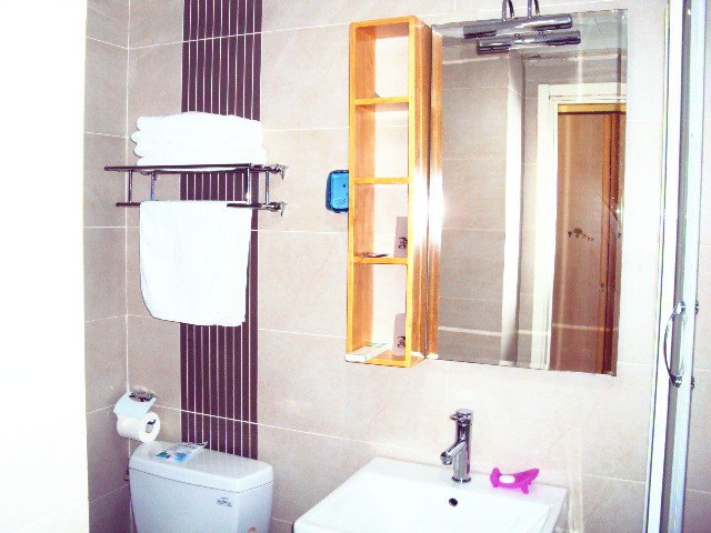 hotelPic