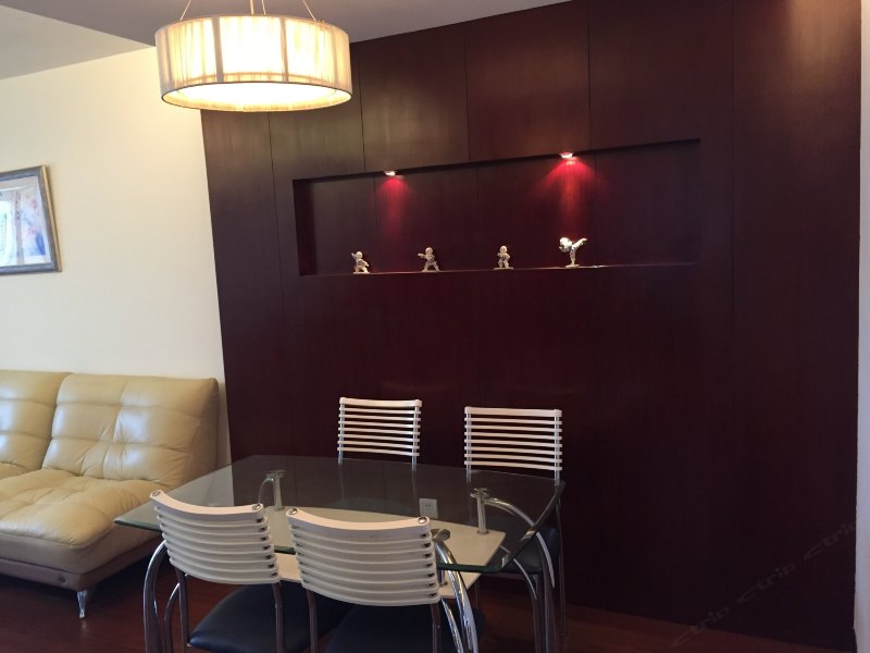 hotelPic