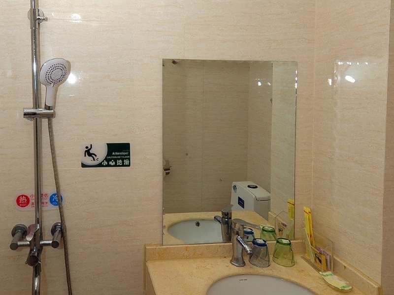 hotelPic
