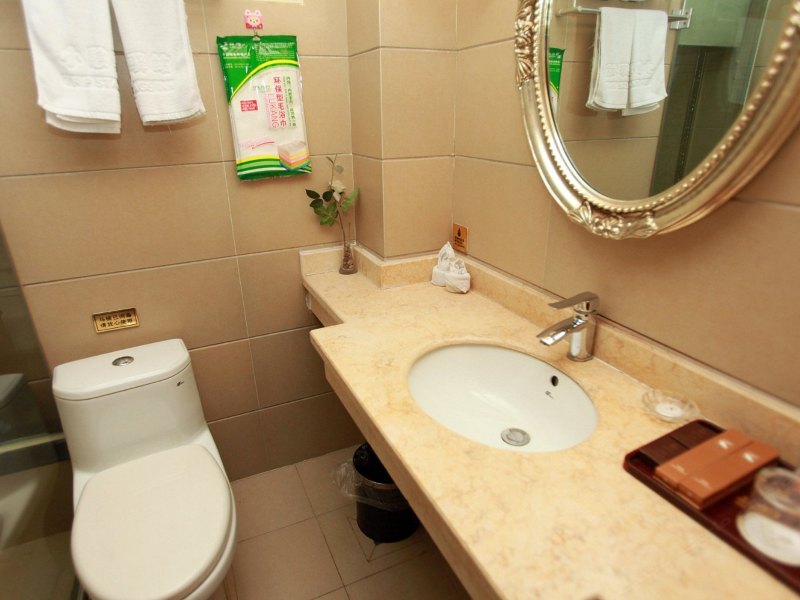 hotelPic