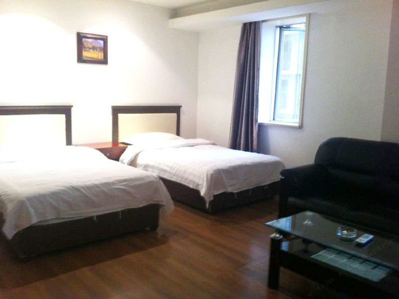 hotelPic