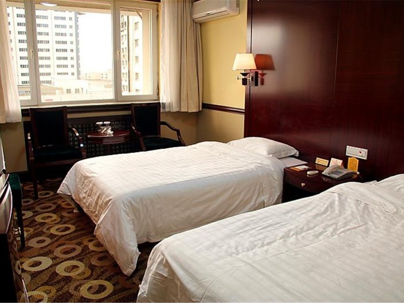 hotelPic