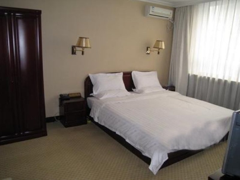 hotelPic