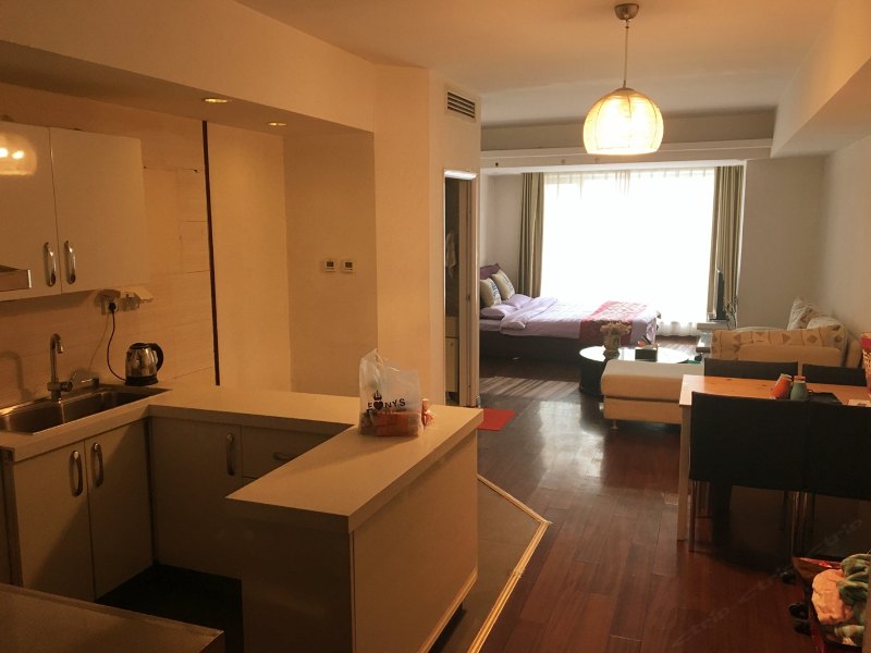 hotelPic