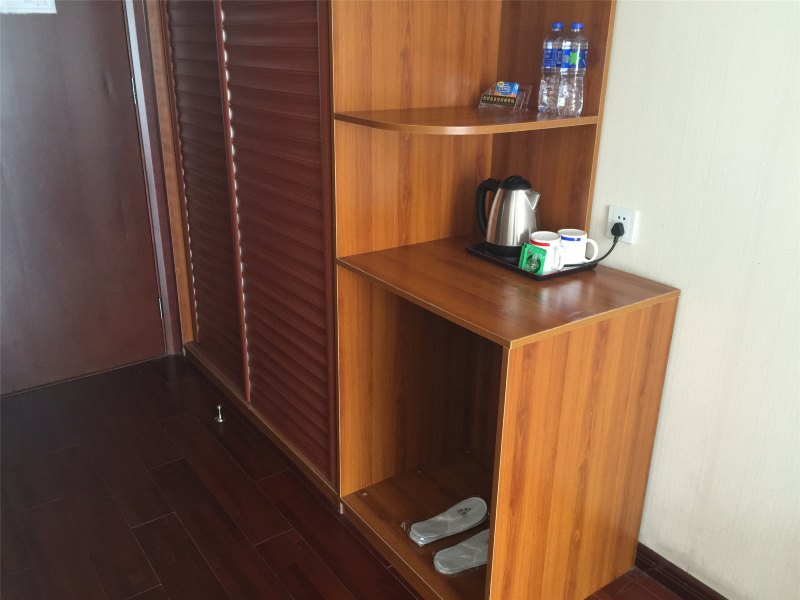 hotelPic