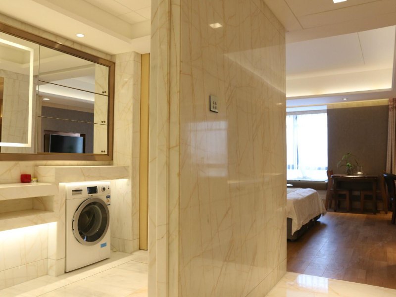 hotelPic