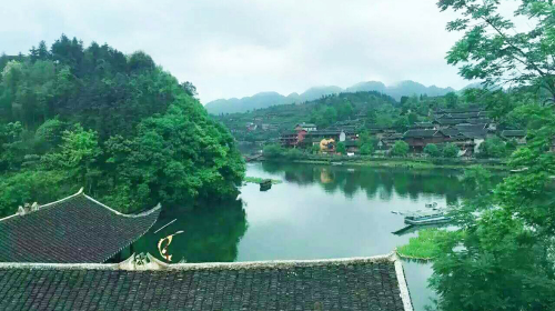 龙潭镇多少人口_宣威龙潭镇二中美女(3)