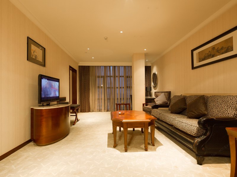 hotelPic