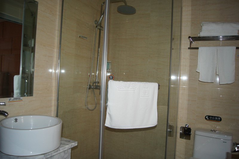 hotelPic