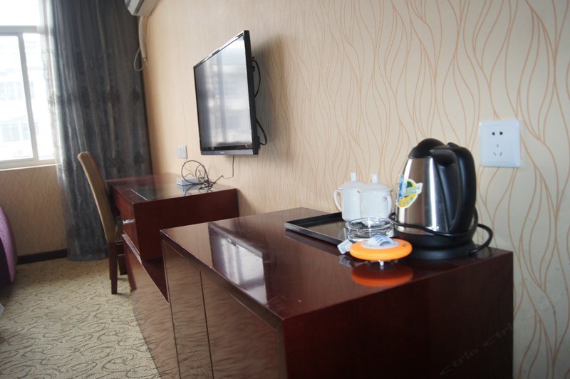 hotelPic