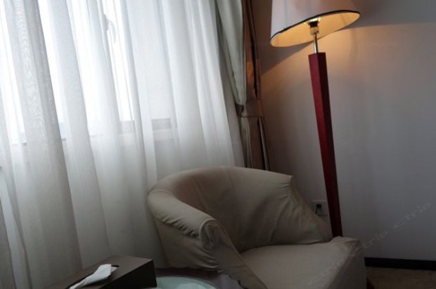 hotelPic