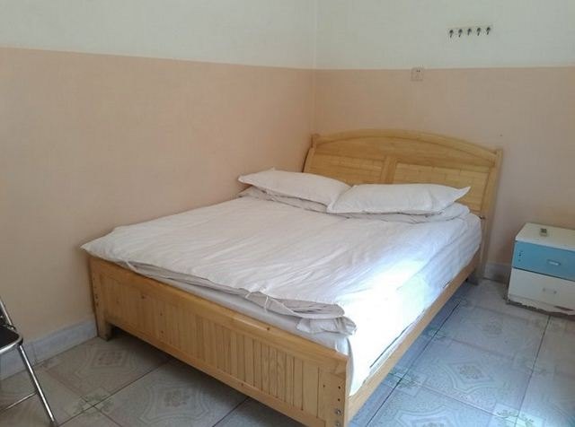 hotelPic