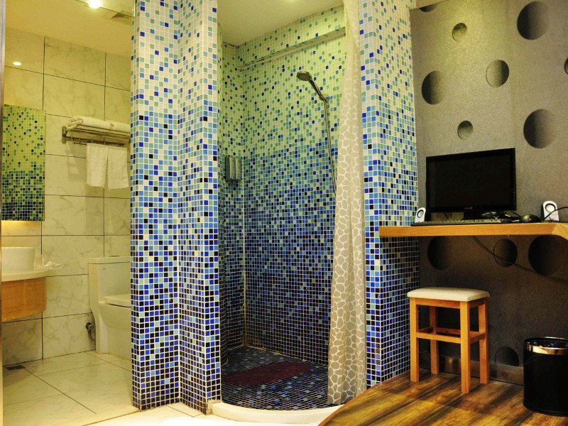 hotelPic